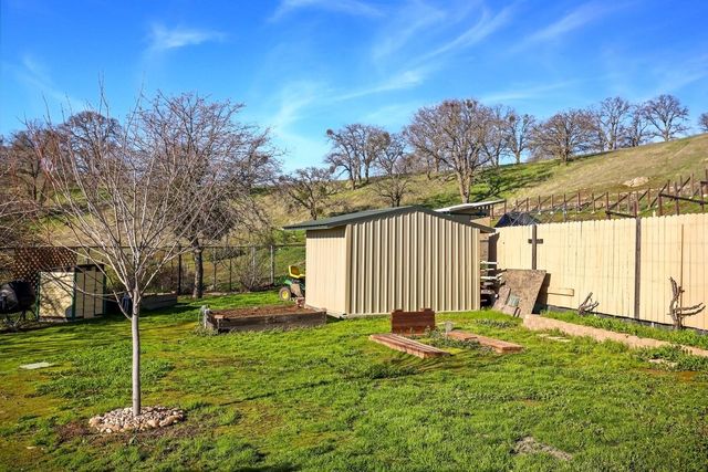 2 Katelyn Ct, Valley Springs, CA 95252