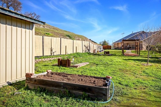 2 Katelyn Ct, Valley Springs, CA 95252