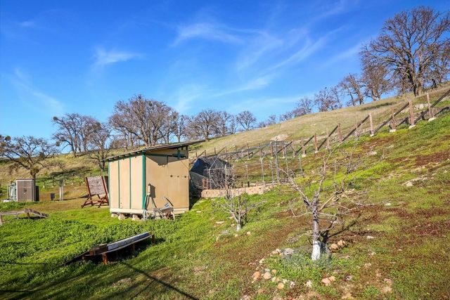 2 Katelyn Ct, Valley Springs, CA 95252