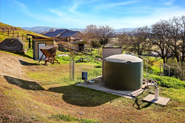 2 Katelyn Ct, Valley Springs, CA 95252