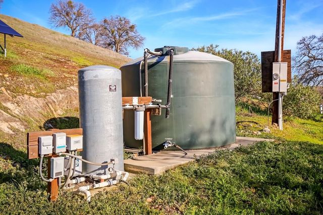 2 Katelyn Ct, Valley Springs, CA 95252