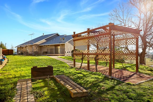 2 Katelyn Ct, Valley Springs, CA 95252