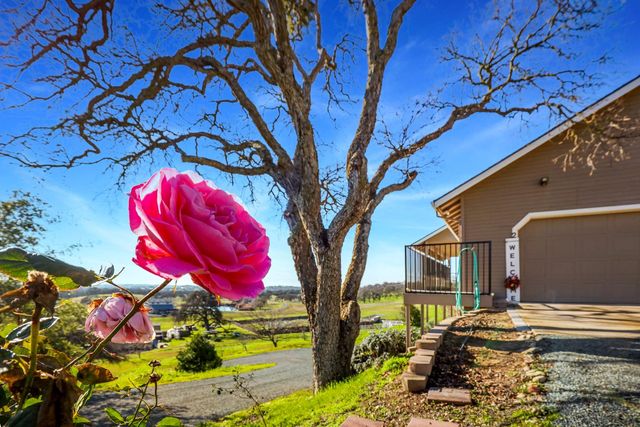 2 Katelyn Ct, Valley Springs, CA 95252