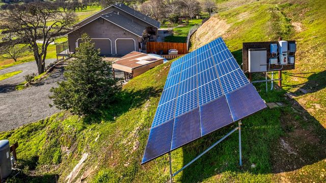 2 Katelyn Ct, Valley Springs, CA 95252