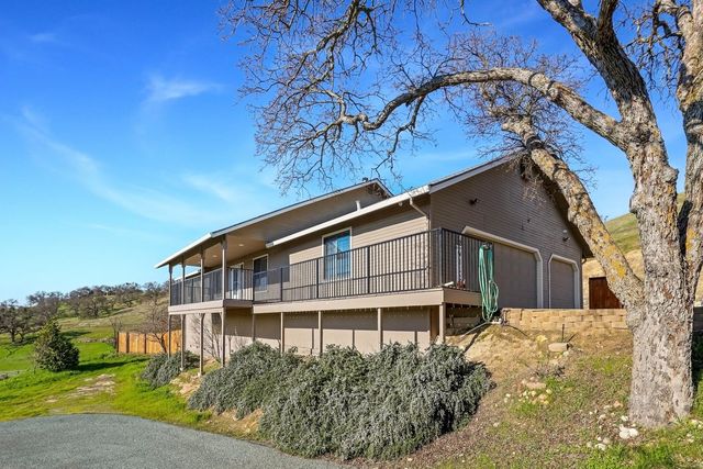 2 Katelyn Ct, Valley Springs, CA 95252