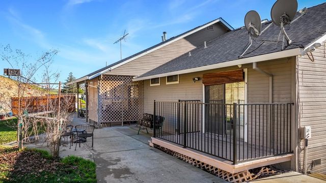 2 Katelyn Ct, Valley Springs, CA 95252