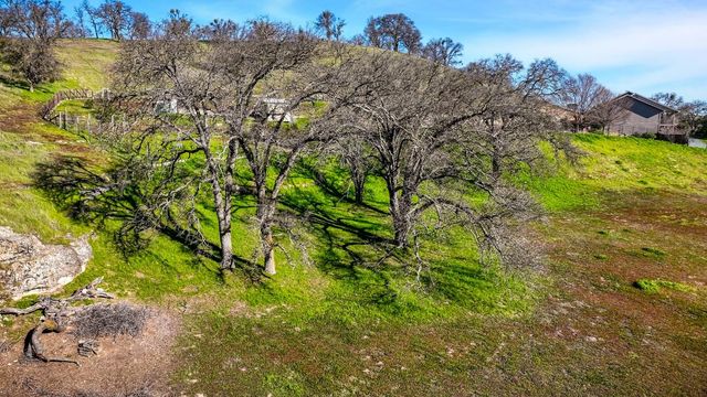 2 Katelyn Ct, Valley Springs, CA 95252