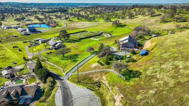 2 Katelyn Ct, Valley Springs, CA 95252