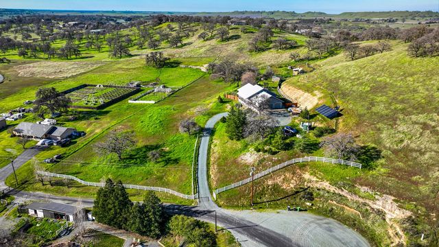 2 Katelyn Ct, Valley Springs, CA 95252