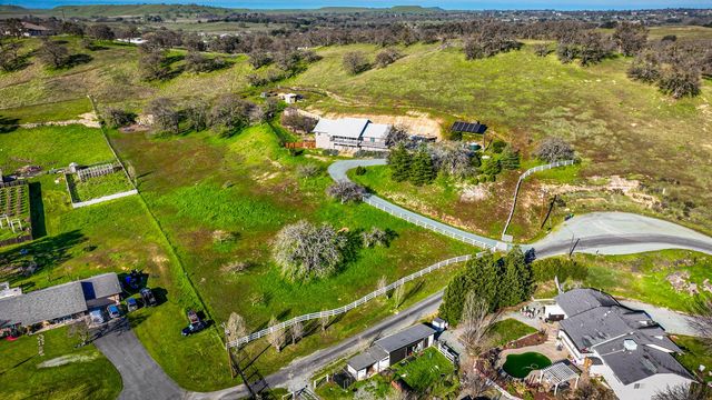 2 Katelyn Ct, Valley Springs, CA 95252