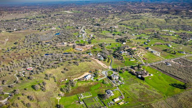 2 Katelyn Ct, Valley Springs, CA 95252