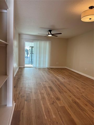 3819 N OAK DRIVE I42, Tampa, FL 33611