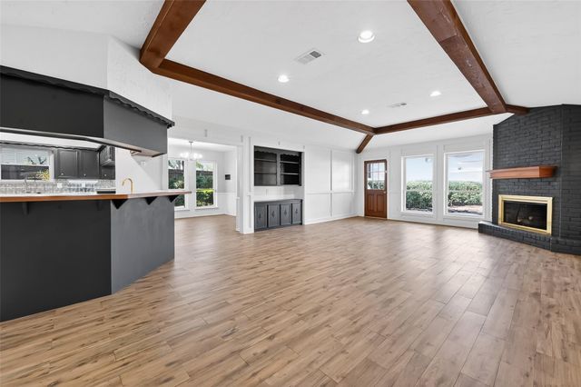 925 Manchester Drive, Conroe, TX 77304