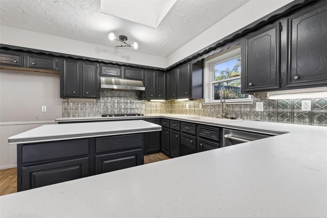 925 Manchester Drive, Conroe, TX 77304