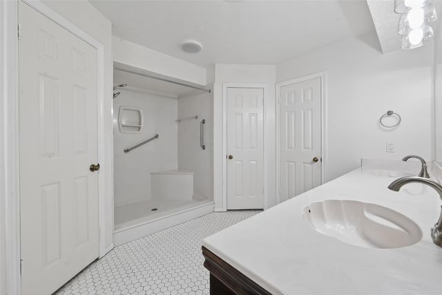 925 Manchester Drive, Conroe, TX 77304