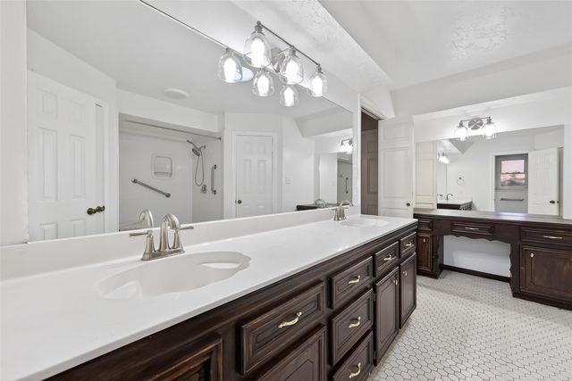 925 Manchester Drive, Conroe, TX 77304