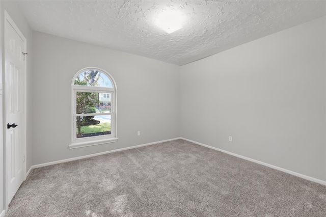 925 Manchester Drive, Conroe, TX 77304