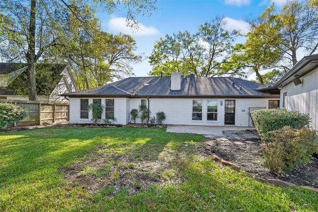 925 Manchester Drive, Conroe, TX 77304