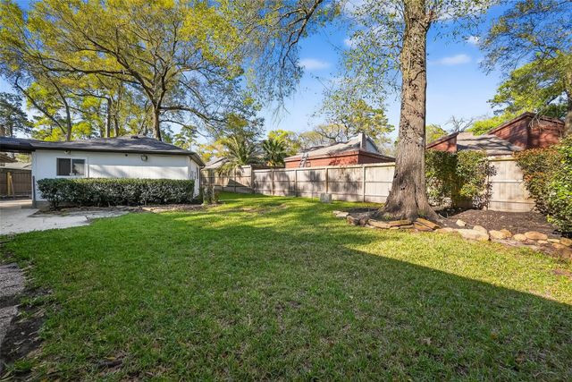 925 Manchester Drive, Conroe, TX 77304