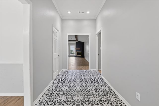 925 Manchester Drive, Conroe, TX 77304