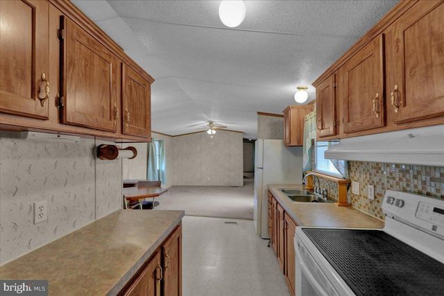 410 ALLENBROOK LN, Reading, PA 19606