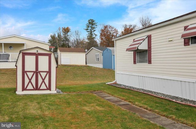 410 ALLENBROOK LN, Reading, PA 19606