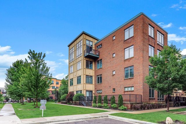 1070 Grandview Court NE 411, Columbia Heights, MN 55421