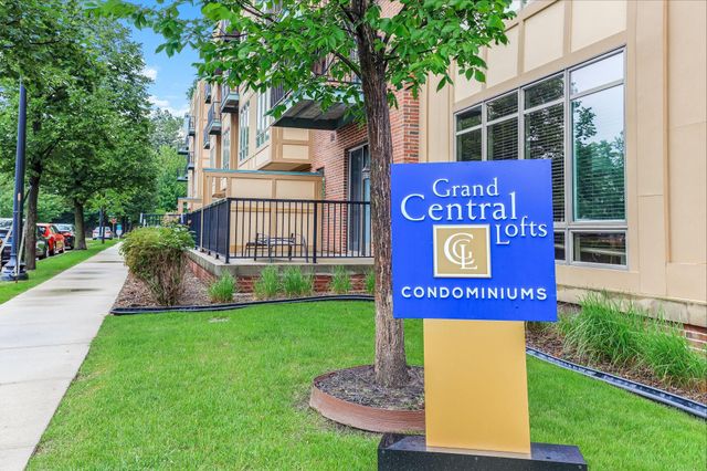 1070 Grandview Court NE 411, Columbia Heights, MN 55421