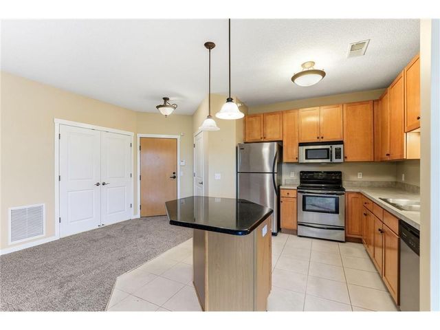 1070 Grandview Court NE 411, Columbia Heights, MN 55421