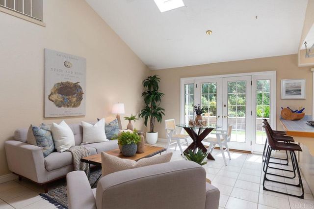 3005 Cadencia Street, Carlsbad, CA 92009