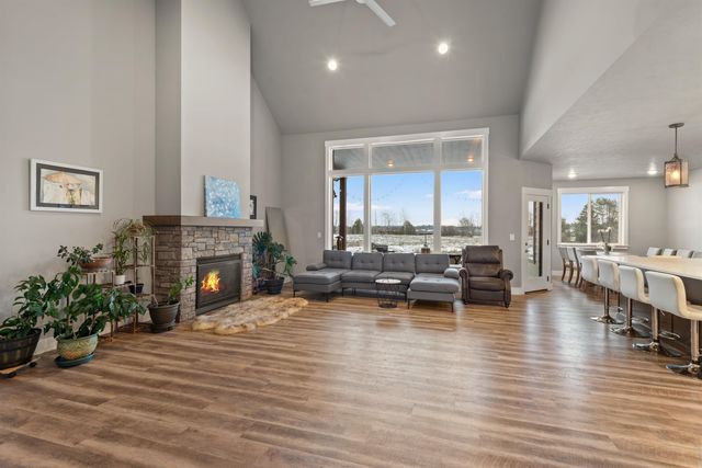 34012 N Fawn Ln, Deer Park, WA 99006