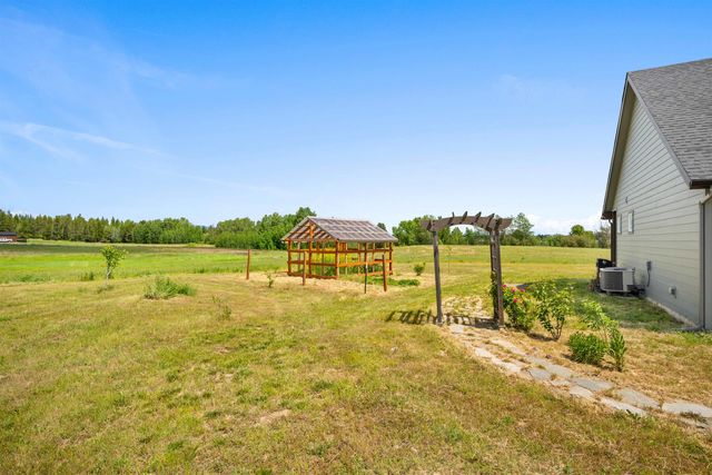 34012 N Fawn Ln, Deer Park, WA 99006