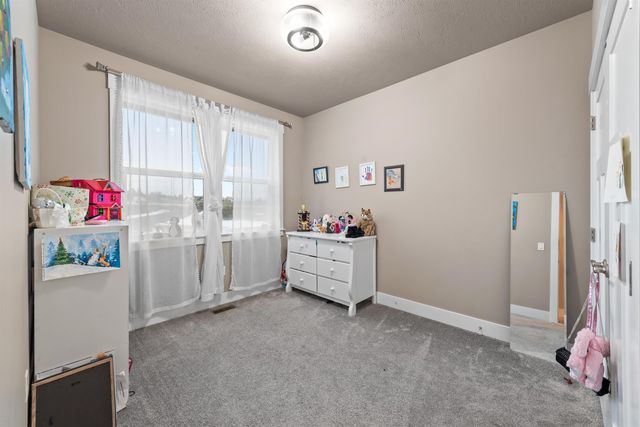 34012 N Fawn Ln, Deer Park, WA 99006