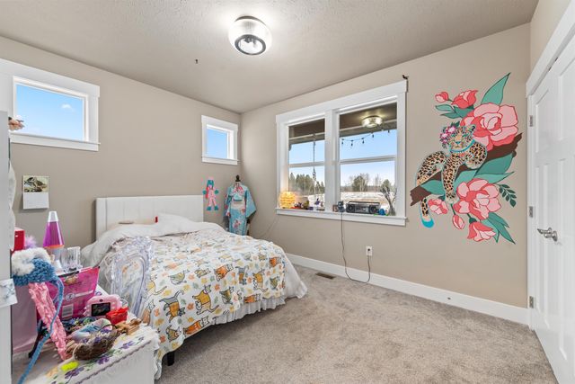 34012 N Fawn Ln, Deer Park, WA 99006