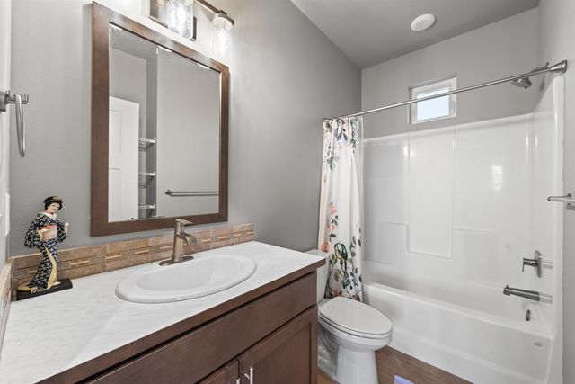 34012 N Fawn Ln, Deer Park, WA 99006