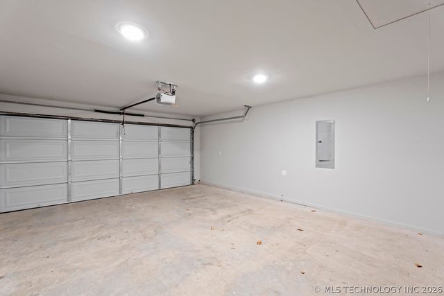 1621 Rockwood Drive, Grove, OK 74344