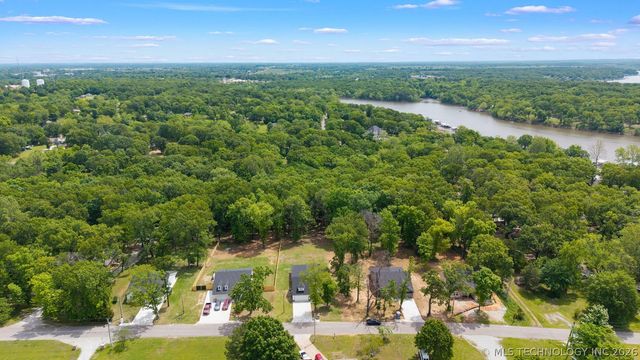 1621 Rockwood Drive, Grove, OK 74344