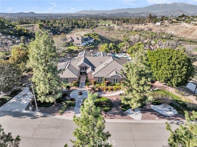 6872 Chartwell, Riverside, CA 92506