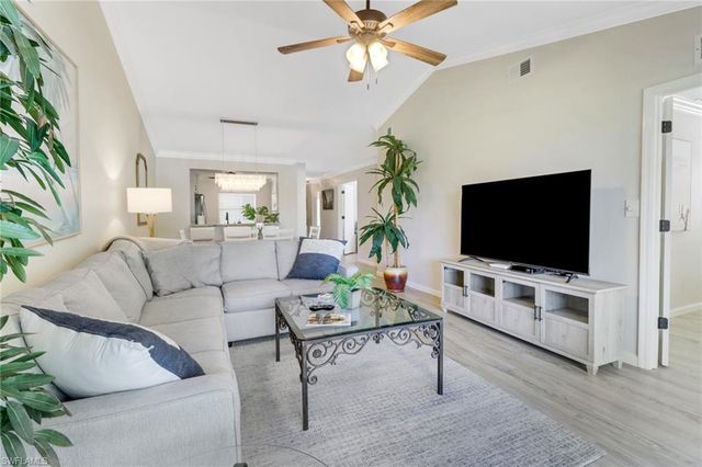 1358 Derbyshire CT F201, Naples, FL 34116
