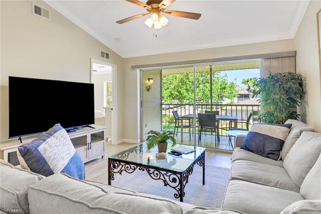 1358 Derbyshire CT F201, Naples, FL 34116