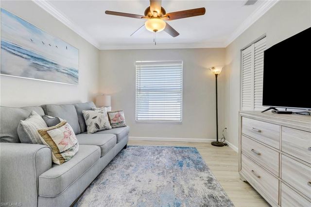 1358 Derbyshire CT F201, Naples, FL 34116