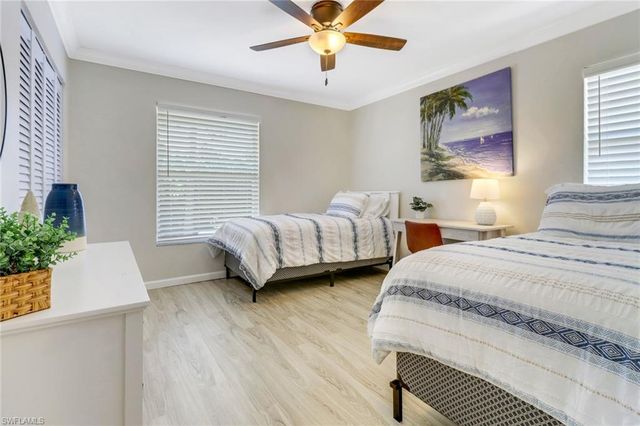 1358 Derbyshire CT F201, Naples, FL 34116