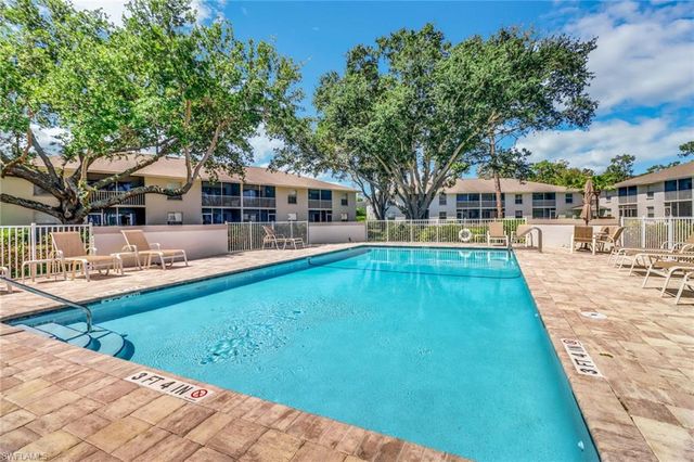 1358 Derbyshire CT F201, Naples, FL 34116