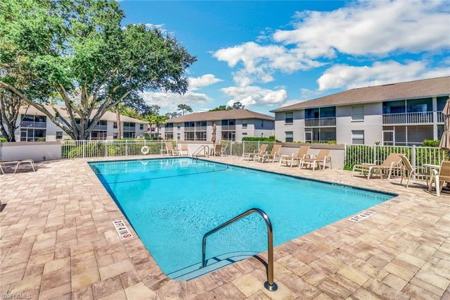 1358 Derbyshire CT F201, Naples, FL 34116