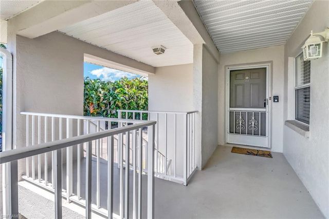 1358 Derbyshire CT F201, Naples, FL 34116
