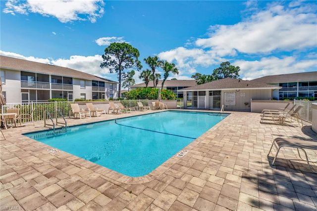 1358 Derbyshire CT F201, Naples, FL 34116