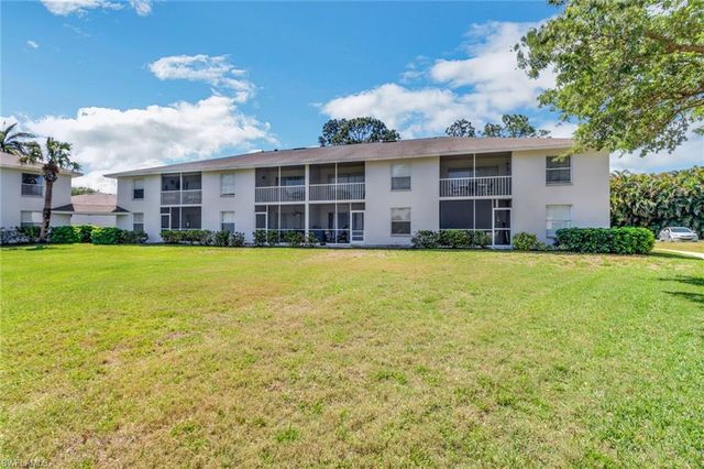 1358 Derbyshire CT F201, Naples, FL 34116