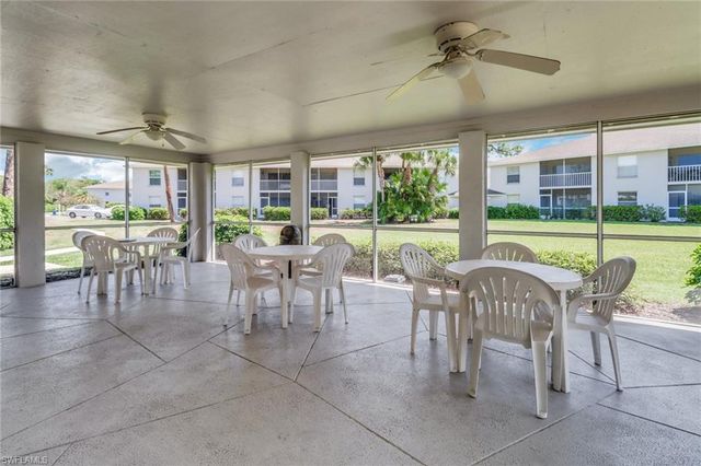 1358 Derbyshire CT F201, Naples, FL 34116