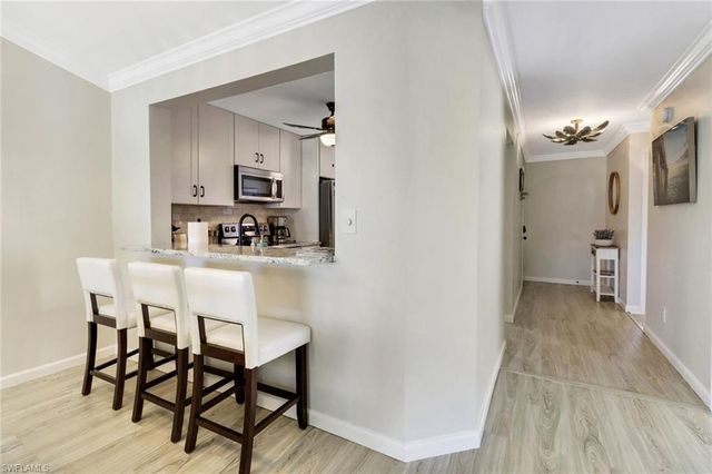 1358 Derbyshire CT F201, Naples, FL 34116