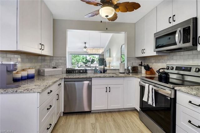 1358 Derbyshire CT F201, Naples, FL 34116